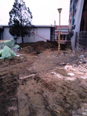 Muncitori prinşi sub un mal de pământ, în staţiunea Mamaia